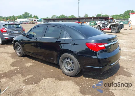 2013 Chrysler 200 Lx z USA, uszkodzony, nr VIN 1C3CCBAB2DN735284